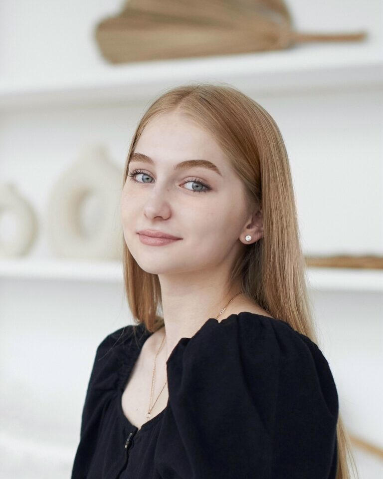 Alena Serebrinnikova - photo 2